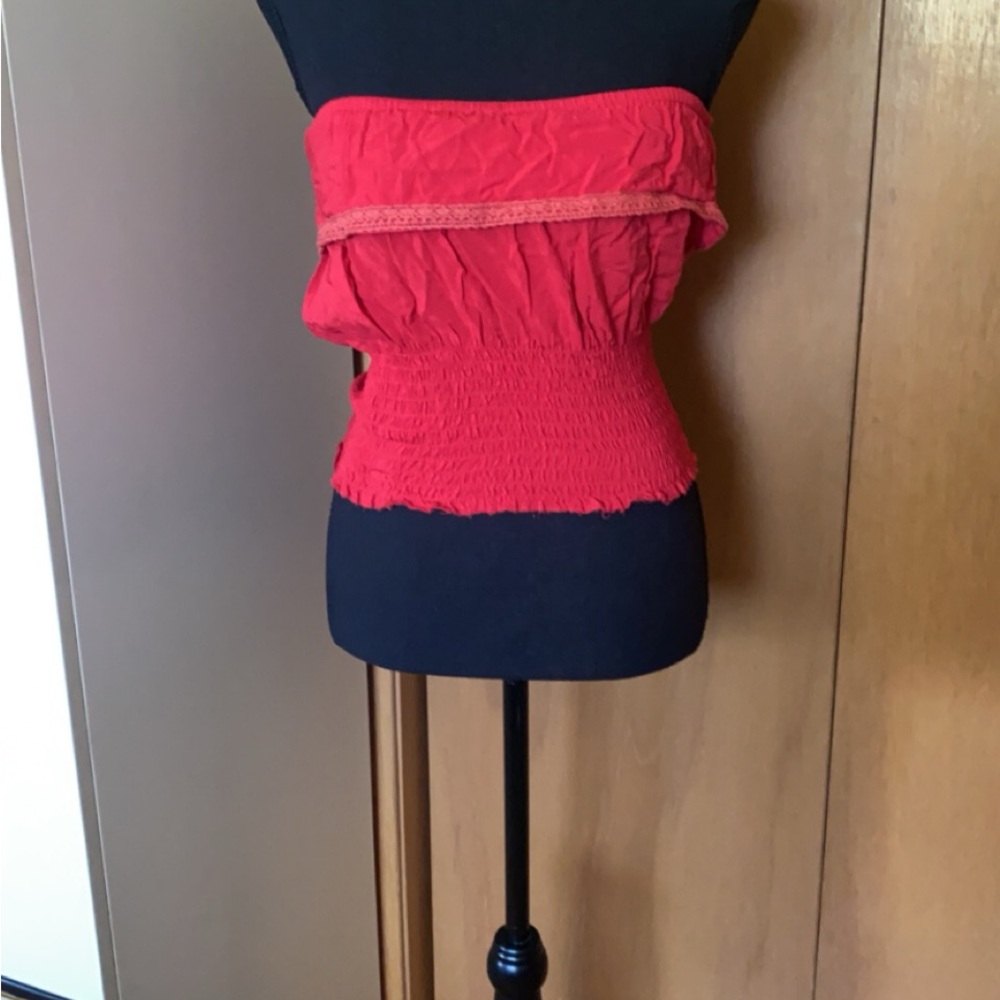 Strapless top
